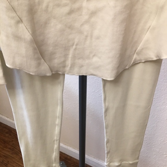 Skims Cream Pajama Set - Picture 5 of 10